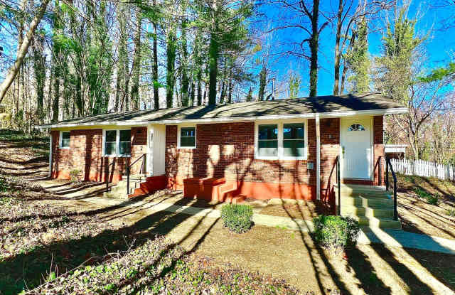 2 Bed 1 Bath in Downtown Hendersonville!! photos photos