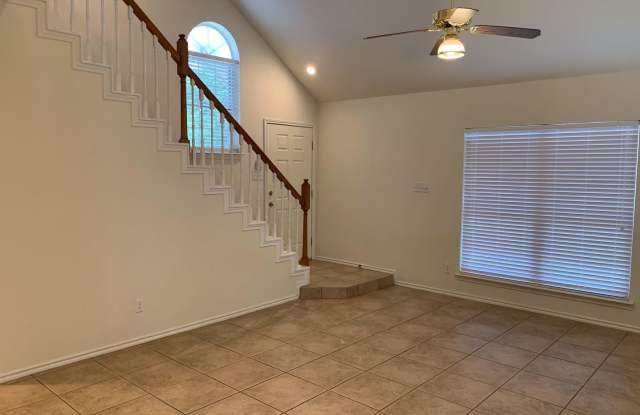 5842 Spring Sq Gallery 3