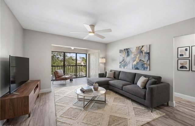 228 Fox Glen Dr Gallery 4