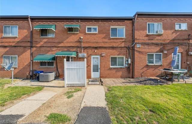 215 Dalepark Drive unit: 5 photos photos
