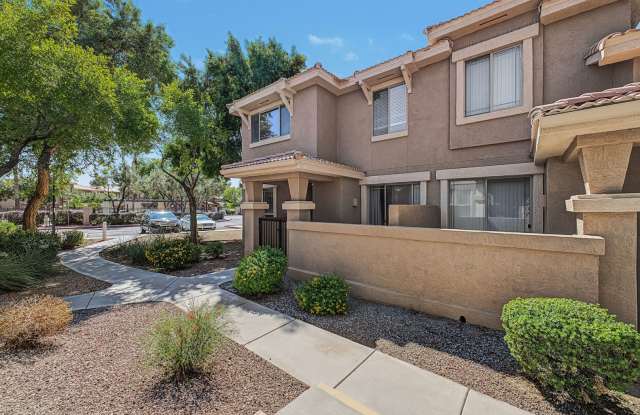 3 Bed 3 Bath Phoenix Townhome Gallery 4