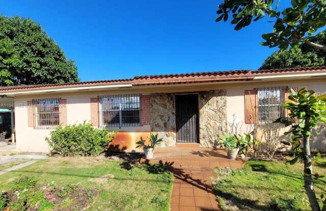 5451 SW 5th Ter photos photos