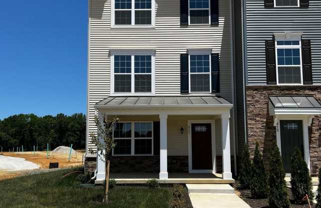 913 ERICCSON LANE photos photos