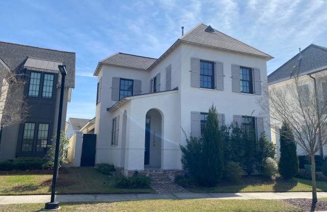 Stunning 4-Bed, 3-Bath Home with Outdoor Kitchen in Rouzan, Baton Rouge photos photos
