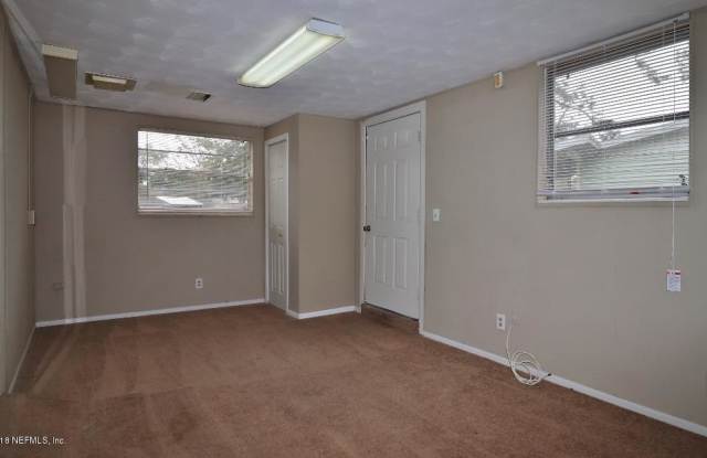 2204 EUDINE DR W Gallery 4