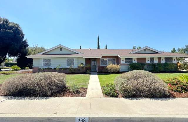 Beautiful 4-Bedroom Home on Sunset Dr in South Redlands! photos photos