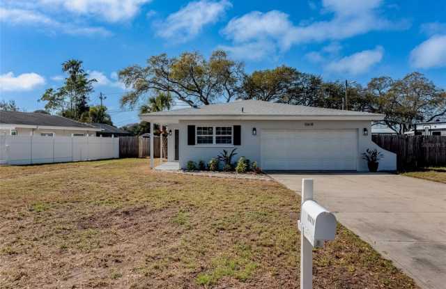 3/2/2 in Seminole - Completely updated - 10618 Orange Blossom Lane, Seminole, FL 33772