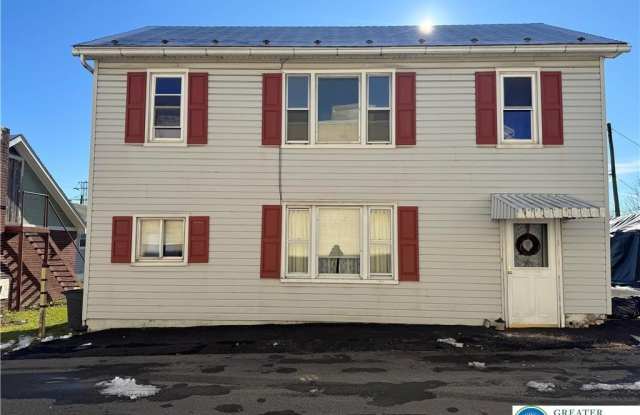 516 Heckman Avenue - 516 Heckman Avenue, Nazareth, PA 18064