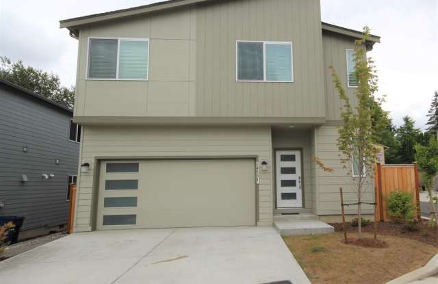 14531 37th Ave W - 14531 37th Avenue Northeast, Lake Forest Park, WA 98155