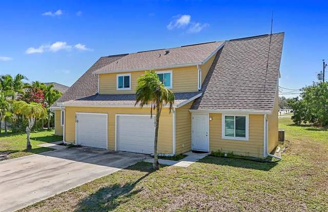 1013 Country Club Blvd photos photos