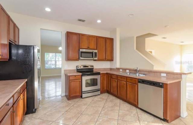 2156 THE OAKS BOULEVARD Gallery 3
