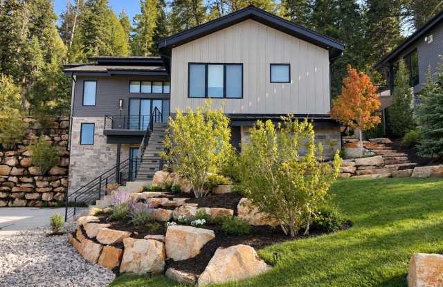 4043 W Crest Court Gallery 1