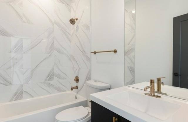 1244 W Huron Gallery 4