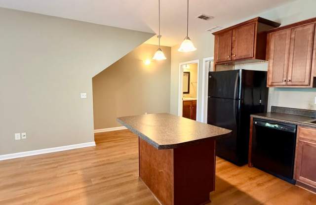 Modern 3/3 Condo | Prime Tallahassee Location Gallery 3