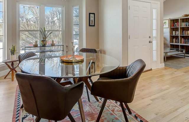 1714 Foxfield Drive Gallery 4