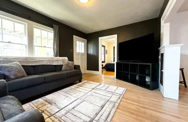 Single Family Home in Downtown Green Bay! - 312 North Ashland Avenue, Green Bay, WI 54303 Single Family Home in Downtown Green Bay! - 312 North Ashland Avenue, Green Bay, WI 54303