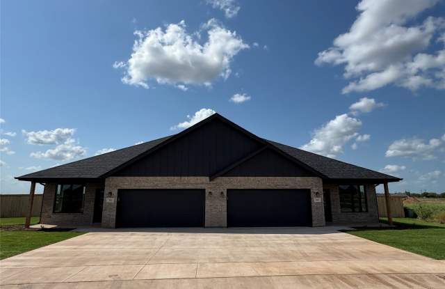 8016 Sawdust Trail Gallery 1