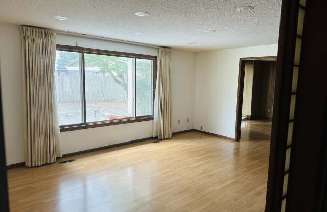 7309 91st Avenue Southwest Gallery 3