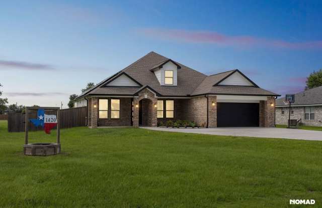 Spacious 4BR House in Angleton with optional study photos photos Spacious 4BR House in Angleton with optional study photos photos