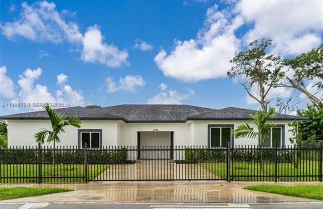 11870 SW 220th St # A MIAMI, FL 33170 photos photos