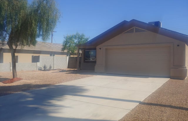 1939 East Raymond Street - 1939 East Raymond Street, Phoenix, AZ 85040