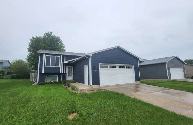 For Rent – 821 S Whitewood Ave | $2,200/month | 1,515 Sq Ft photos photos