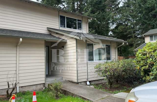 PORT ORCHARD 3BED 1.5 BA CONDO IN RUSTLEWOOD COMMUNITY - INTERIOR RENOVATED Gallery 1