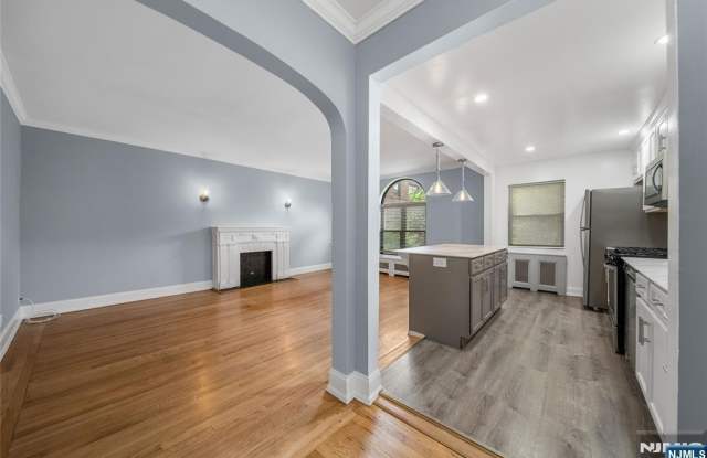 81 Chester Place J-1 C photos photos