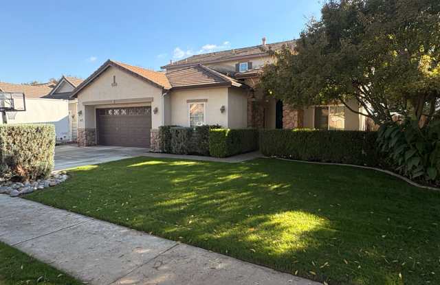 Lovely 5 Bedroom Home photos photos