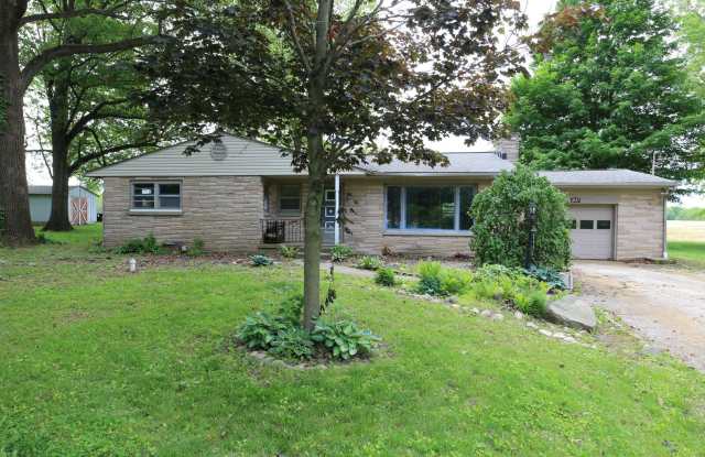 Country Rambler on Large Lot! photos photos