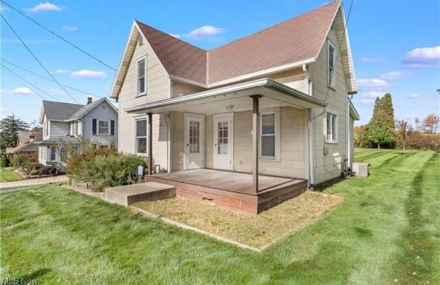 1001 Applegrove Street NW photos photos