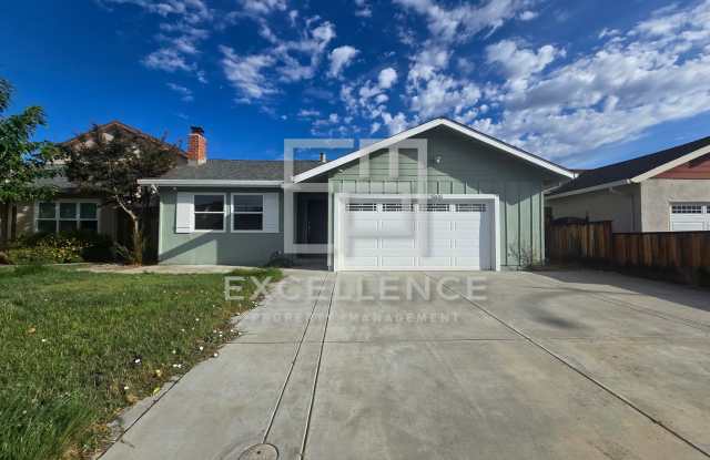 Beautiful 4/2 Home with Granite Counters, Yard, Covered Patio, AC, 2 Car Garage - Cats Ok - 263 Bieber Drive, San Jose, CA 95123
