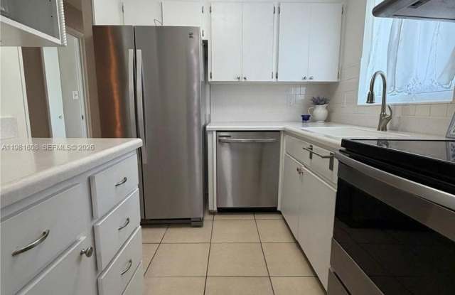 1832 Sunny Drive photos photos