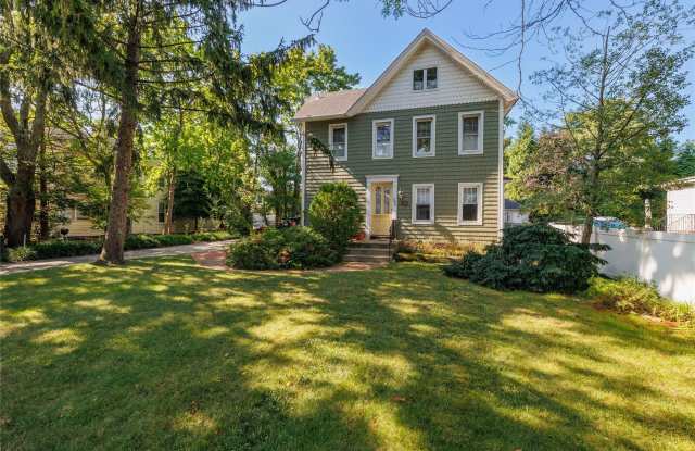 592 Scranton Avenue - 592 Scranton Avenue, Lynbrook, NY 11563