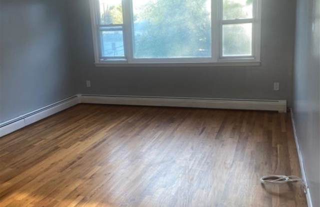 580 Bellevue Ave North Gallery 2