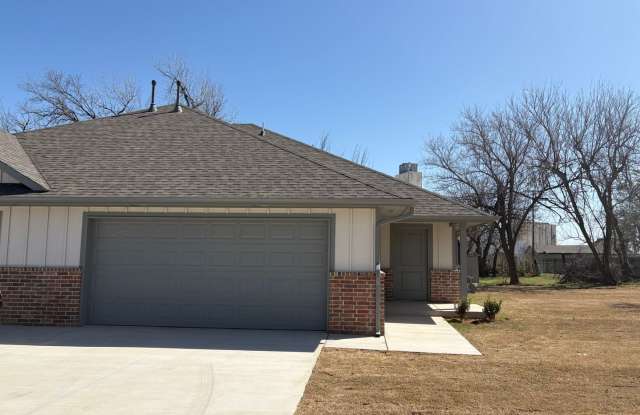 Three bedroom duplex in El Reno Gallery 3