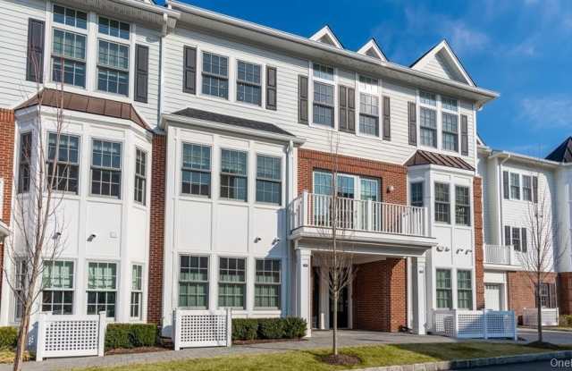 1005 Mill Creek N - 1005 Mill Creek South, Roslyn, NY 11576 1005 Mill Creek N - 1005 Mill Creek South, Roslyn, NY 11576