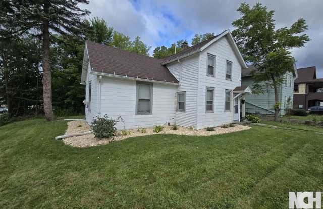 Renovated Four-Bedroom House in a Great Location Gallery 3
