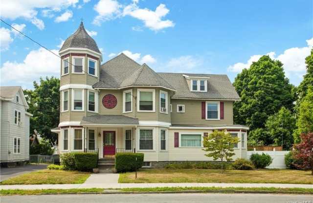 14 Sullivan Avenue Gallery 2