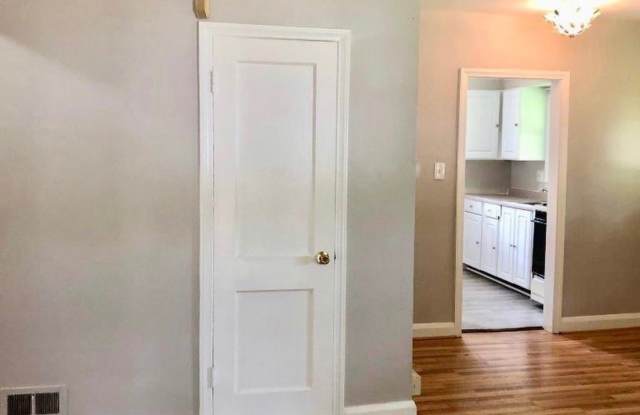 Rancher Style Single Family Home Gallery 4