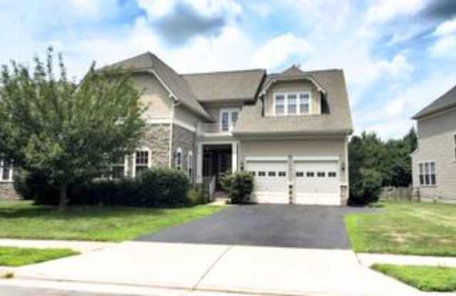 9305 FALLING WATER DRIVE Gallery 2