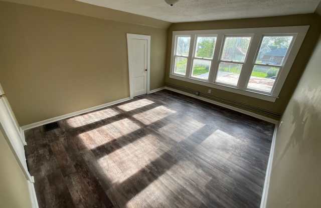 318 S Gibson photos photos