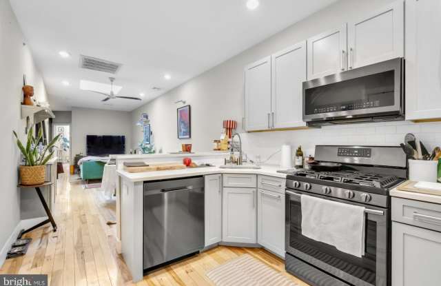 1142 FRANKFORD AVENUE - 1142 Frankford Avenue, Philadelphia, PA 19125