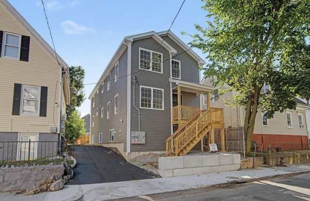 171 Ocean Street Gallery 1