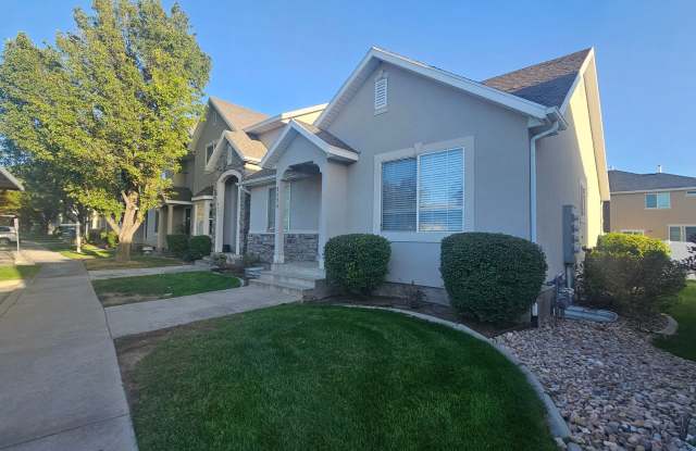 $2000 Spacious 4-Bedroom Home in Lehi | Great Location Near Traverse Mountain & Thanksgiving Point Gallery 1