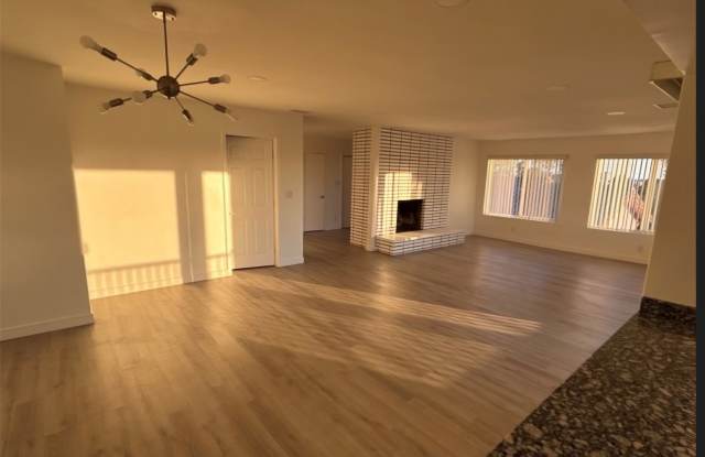 1881 Molino Avenue photos photos