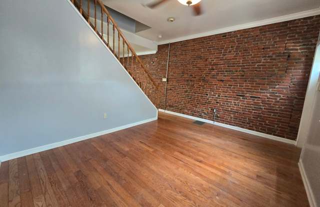 Bright 2 bed 1 bath in graduate hospital! photos photos