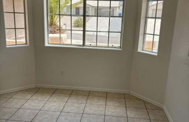2712 Huntington Dr Gallery 3