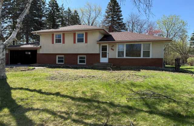 Comfortable, Updated Home in the Heart of Roseville. Avail NOW. *In-Unit Laundry* photos photos
