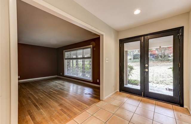 2490 Echo Drive NE Gallery 3